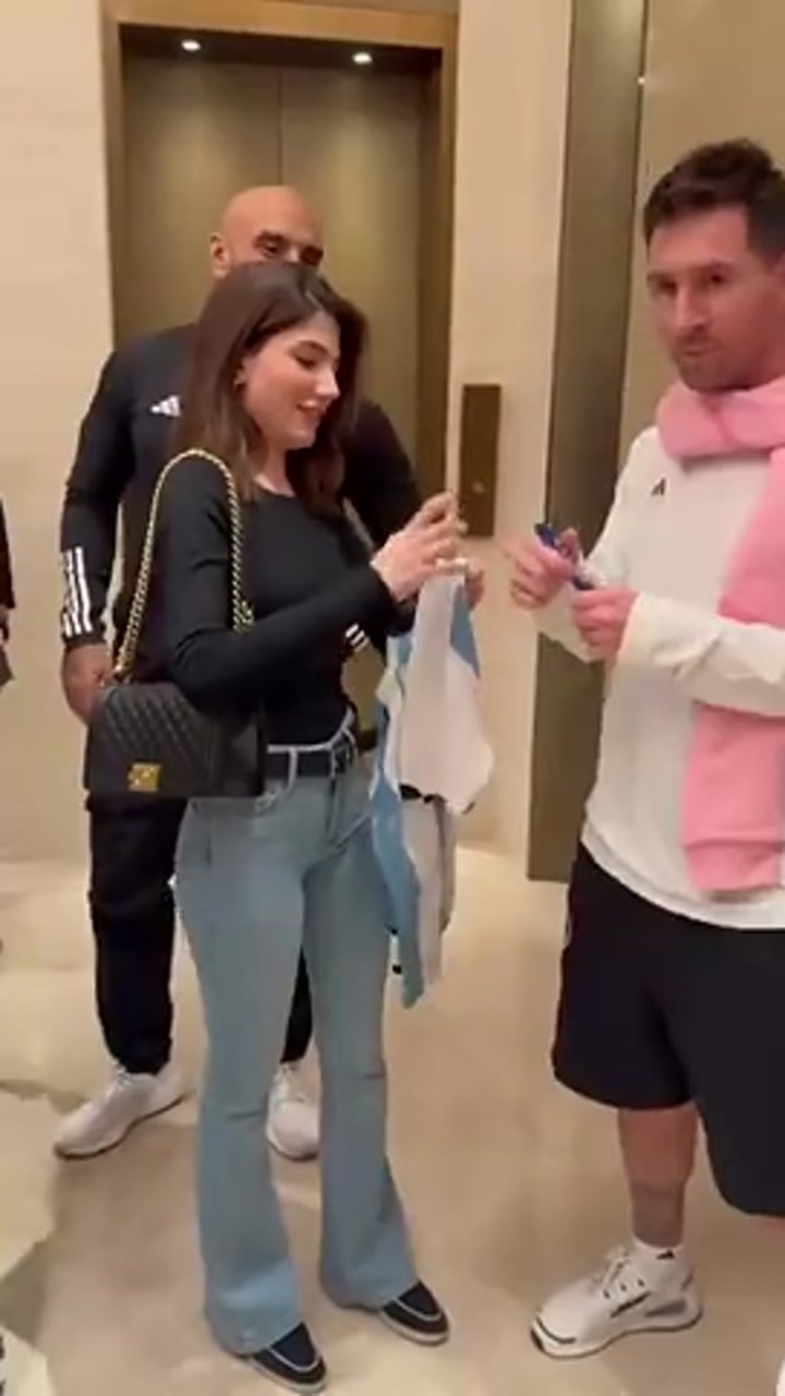 女网红和梅西合影：这是结婚后我人生中最幸福的时刻