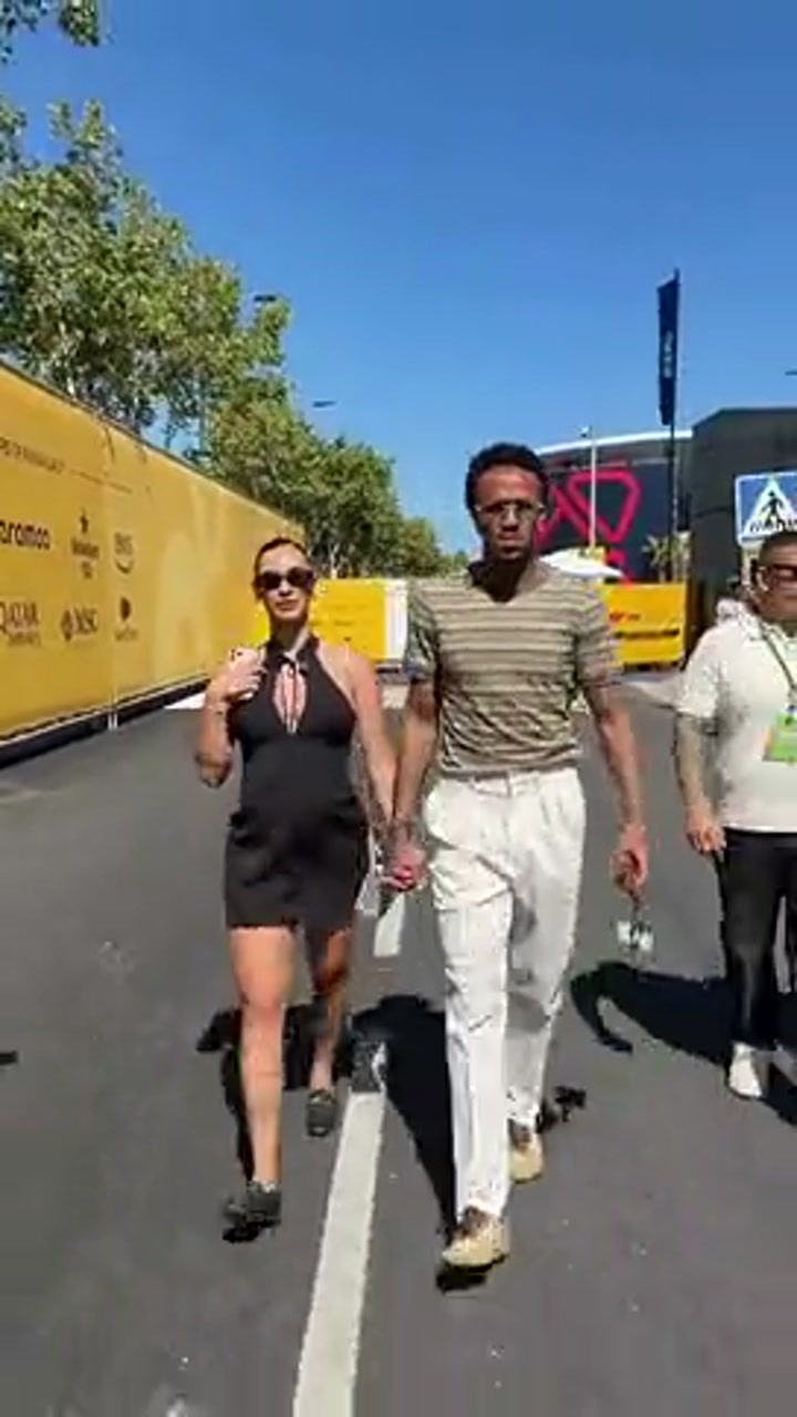 皇马众将携爱妻出席F1马德里站，穆帅齐达内也来了