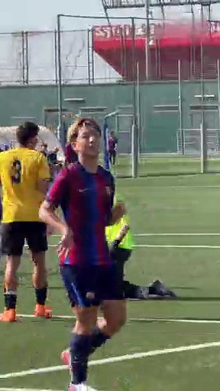 14岁李昊炎首发出战巴萨U15热身赛 单刀推射破门！