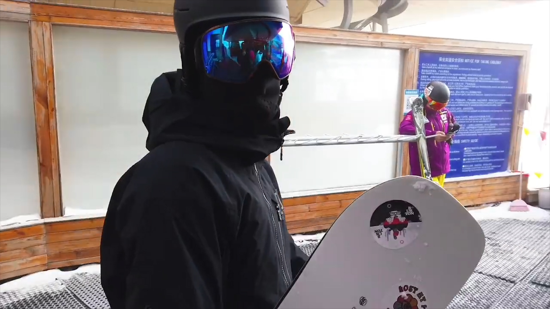 陈伟霆现身崇礼 