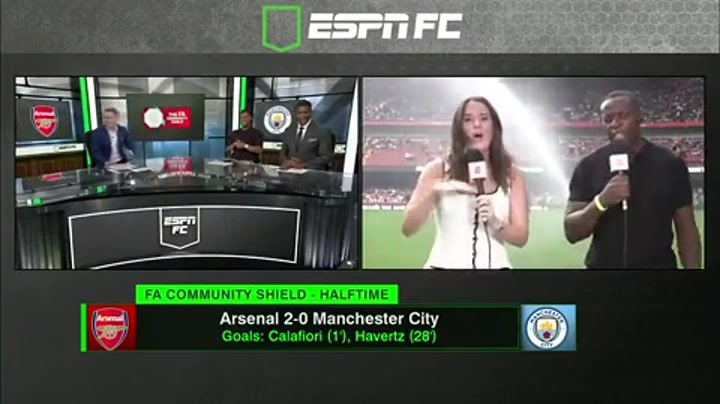 ESPN记者在社区盾半场现场，遭喷水偷袭