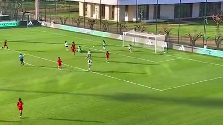 中国U17女足点球大战4-3淘汰法国U17女足微纪录片