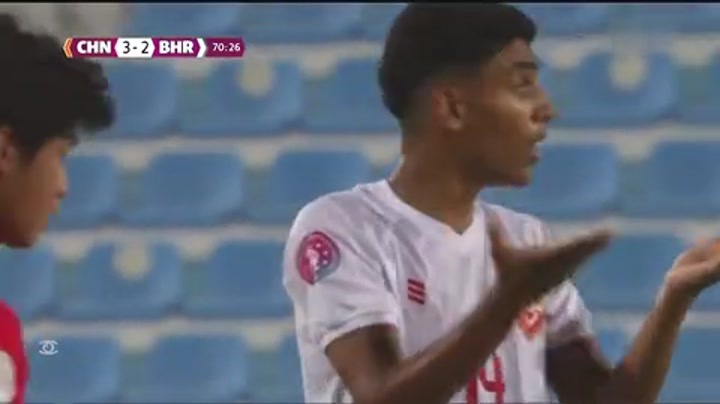 巴林U17球员亮鞋钉飞铲国足球员染红