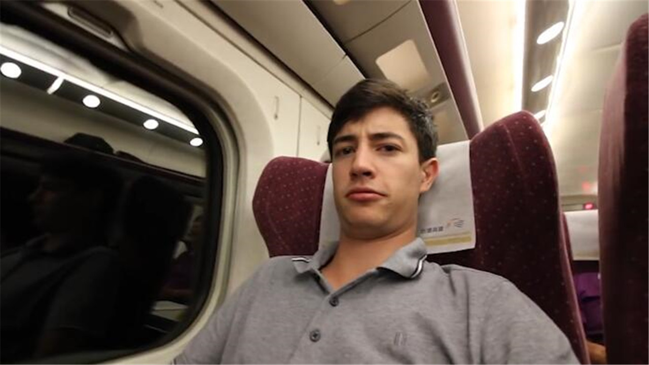 高铁的二等座上有ABCDF