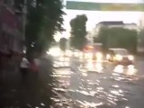 随时随地炫酷不已 灾难也不能阻挡我冲浪的心