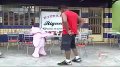 爆笑小萝莉恶搞叔叔阿姨