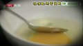 鸡蛋皮掉在碗中怎么取