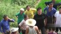 乡村惊现神奇石头 酷似“许仙”“白素贞”