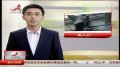 实拍：男子持刀欲跳楼 被女子搂脖献吻劝服