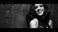 Rihanna性感奢华 演绎名伶台前幕后
