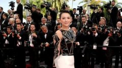 <em>鸡排妹拍内地网络剧</em> 童颜巨乳大尺度_百度视频