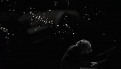 坂本龙一圣诞快乐劳伦斯曲谱_坂本龙一年轻图片